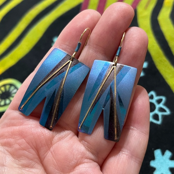 Holly Yashi Jewelry - VTG 90’s Coastal Signed Holly Yashi Niobium Dangle Blue Pierced Earrings